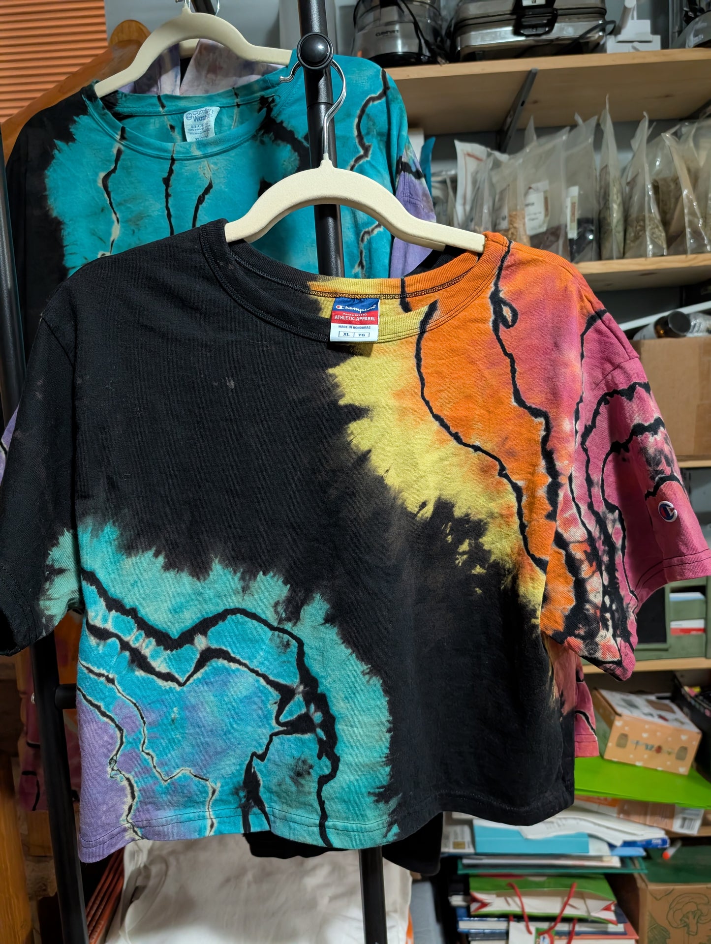 Extra Large Women's Reverse Rainbow Geode Crop Top