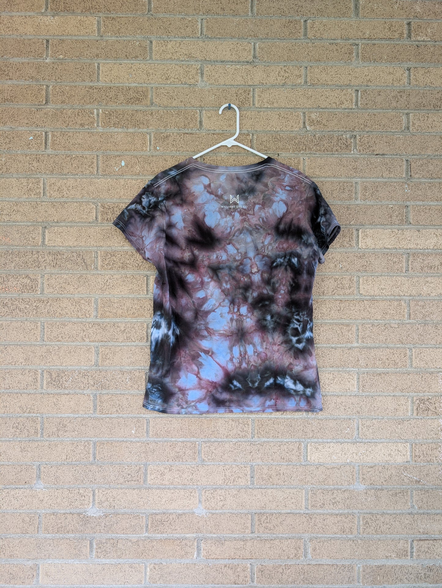 XLarge Women's V-Neck Shirt