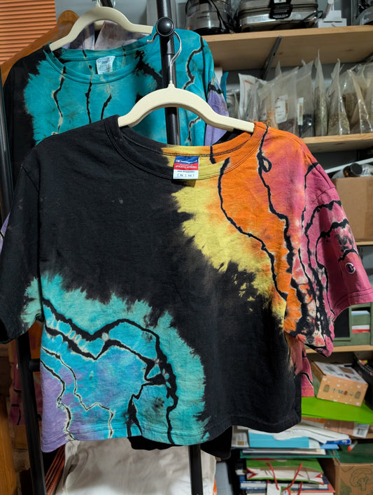 Extra Large Women's Reverse Rainbow Geode Crop Top